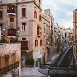 Apartment Beautiful, Designer 2br In Heart Of By 360 Estates Valletta
