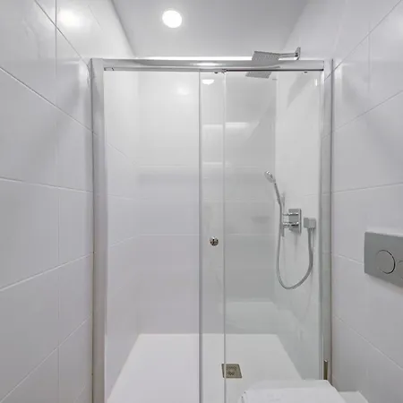 Lägenhet Beautiful, Designer 2br In Heart Of By 360 Estates *