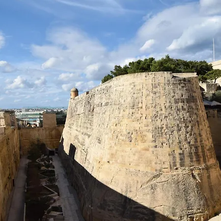 Daire Beautiful, Designer 2br In Heart Of By 360 Estates