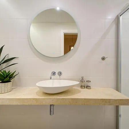 Beautiful, Designer 2br In Heart Of By 360 Estates Lägenhet Valletta