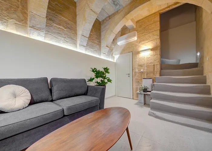 Beautiful, Designer 2br In Heart Of By 360 Estates Валетта