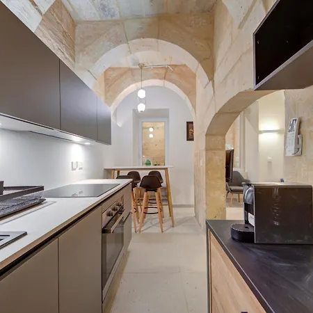 Beautiful, Designer 2br In Heart Of By 360 Estates