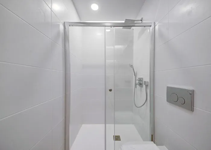 Διαμέρισμα Beautiful, Designer 2br In Heart Of By 360 Estates *