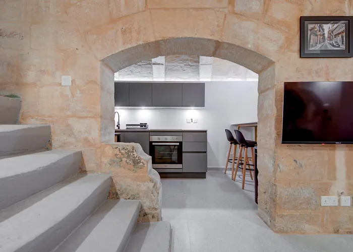 Beautiful, Designer 2br In Heart Of By 360 Estates