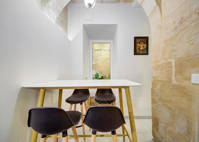 Beautiful, Designer 2br In Heart Of By 360 Estates *