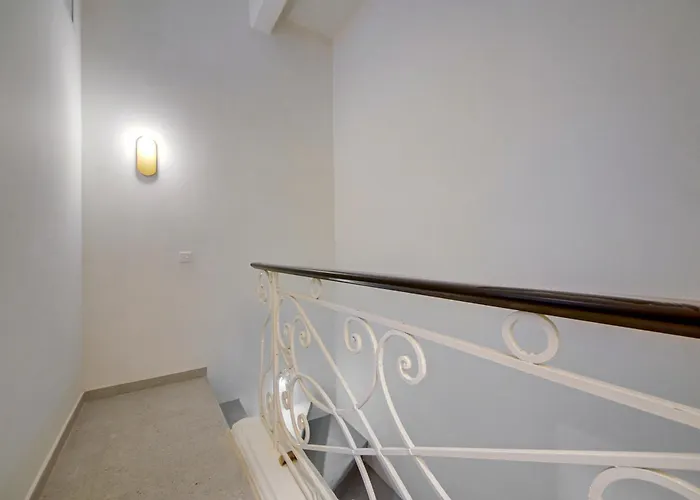 Beautiful, Designer 2br In Heart Of By 360 Estates Διαμέρισμα