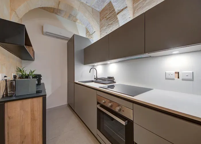 Apartamento Beautiful, Designer 2br In Heart Of By 360 Estates Valeta