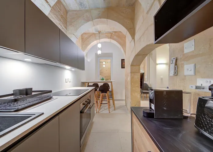 Beautiful, Designer 2br In Heart Of By 360 Estates